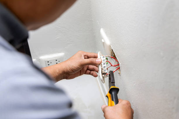 Best Emergency Electrical Repair  in East Bethel, MN
